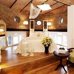 The White Swan Suites Beyoglu
